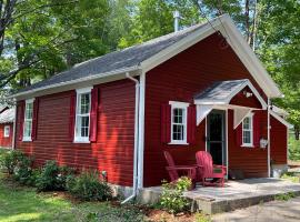 Schoolhouse No. 11 * Hudson Valley Upstate Getaway, hotel v destinaci Stone Ridge