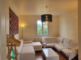 Maison pour 10 PARIS DISNEY FONTAINEBLEAU, hotel a Cesson