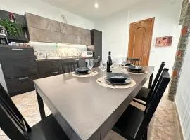 SANREMO Mare e Relax - Affittasi "Casa Maya" con ampio terrazzo, aria condizionata e parcheggio libero