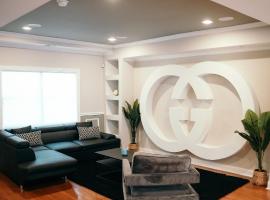 Charm City Luxury 4 Bedroom Brick Home, hotel v destinaci Baltimore