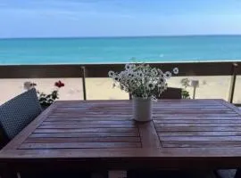 Acogedor y Amplio Apartamento familiar a pie de playa