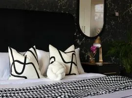 Luxury Lodge on 489
