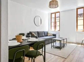 Lumineux T3 refait à neuf dans le Vieux Toulon Centre