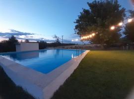 Casa rural Cerro Campón, ξενοδοχείο σε Καρμόνα