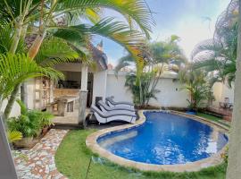 Mango 5 Hotel, hotel di Amed