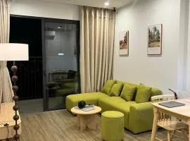 2Br Vinhomes Apt Balcony City view Cozy