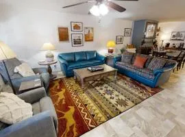 Ski View 10 - On Main Street - WiFi - Cable - Fireplace - Trailer Parking In Back - Patio with Gas Grill