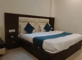 G L Palace