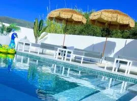 Moon Boutique Hotel - Ultra Luxury Suites with Pool, Perfect for Fun and Relaxation By Villa Mana Gers