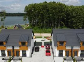 Raj nad jeziorem With Sauna Jacuzzi