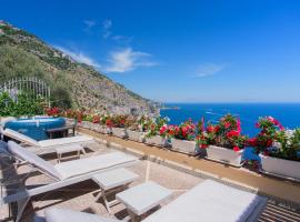 Villa Cristina -No steps-Amalfi Coast Views -Hot tube, Hotel in Praiano