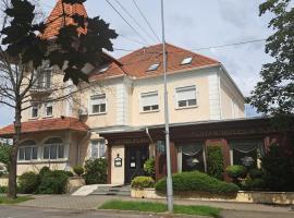 Plat&aacute;n Hotel, hotel rom&aacute;ntico en S&aacute;rv&aacute;r