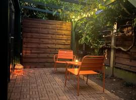 Escale Cosy à Pontoise avec terrasse – hotel w mieście Pontoise