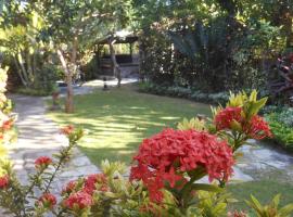 Taman Menjangan homestay by SnorkelingMenjangan, hotel a Banyuwedang