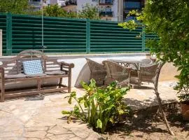 AT077 Planta baja con jardín privado