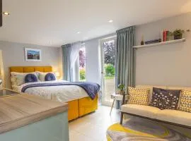 Stylish Studio-Walk to Windsor/Eton/Thames with Car Park