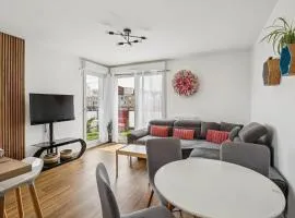 Chic and comfortable apart with parking and balcony