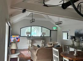 Darcy Magee Apartment No2