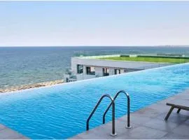 Regal Apartament Infinity Pool & Spa Mamaia North