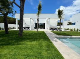 Poniente Beach House, hotel in Chiclana de la Frontera