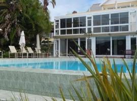 Lake Pleasant Hotel，位于塞吉菲尔德的酒店