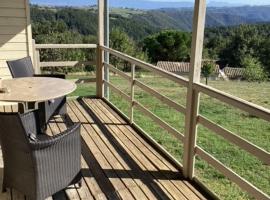 Les mésanges du Domaine du Moulin 31, hotel v destinaci Trollat