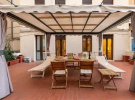 Casa del Teatro appartamento con splendida terrazza di fronte al Teatro Rossini