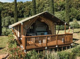 Glamping Le Tegole, Hotel in Riparbella