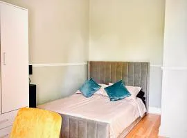 Wee one Flat share accomodation