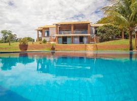 Recanto de Lazer c/ Piscina, Bar molhado e Sinuca, farm stay in Caldas Novas