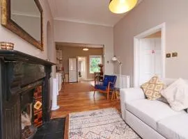 Fifth Quarter Apartment with Free Parking