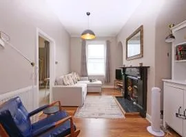 Fifth Quarter Apartment with Free Parking