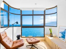Stylish Apartment with Stunning Views & Parking