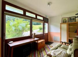 La Baleine Blanche - Hostel，位于康庞的青旅