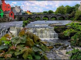 Comfortable House, hotel v destinaci Ennistymon