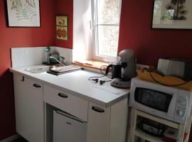 Chambre chez Didier et Corinne, hotel v destinaci Maisons