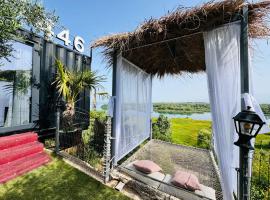 446 Tiny House Shirokë, khách sạn ở Shirokë