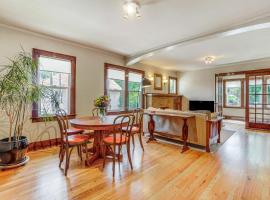 Cozy Cheyenne Home with Yard Less Than 1 Mi to Downtown!, villa em Cheyenne