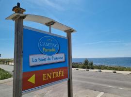 Mobil Home XXL 4 chambres - Camping La Baie de Ploemeur, hotel a Ploemeur