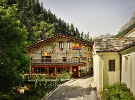 Rifugio Lou Lindal, khách sạn ở Canosio