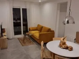 Apartamento NINES moderno y céntrico, en zona tranquila cerca de la playa