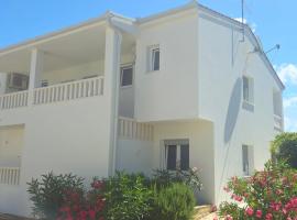 Apartments Punta Kanica, hotel u gradu Sevid