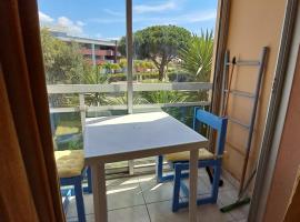 Studio 2 personnes, à 600 m de la mer, hotel v destinaci Bormes-les-Mimosas