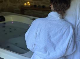 Sous la glycine, hotel com spa em Sarrazac