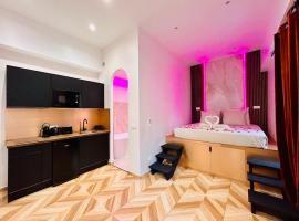 Intimate Escape - Seaside - Spa Bath - WIFI - AC, hotel en Niza