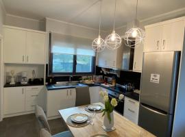 Dimis cozy villa near the sea!, hotel com banheiras de hidromassagem em Litochoro