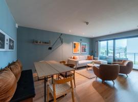 Modern Apartment close to Leknes, Hotel in Leknes