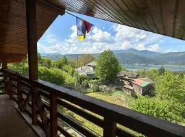 Cabana de lemn Lacul Bicaz