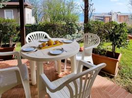 Residence azzurro VISTA MARE-A, hotel a Gabicce Mare