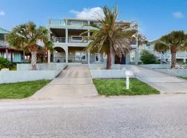 Ocean view 'Atlantic dream' w/pool & spa, wraparound balcony, steps to beach